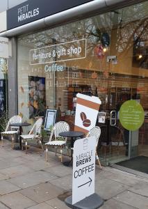 coffee shop shepherds bush w12 w14