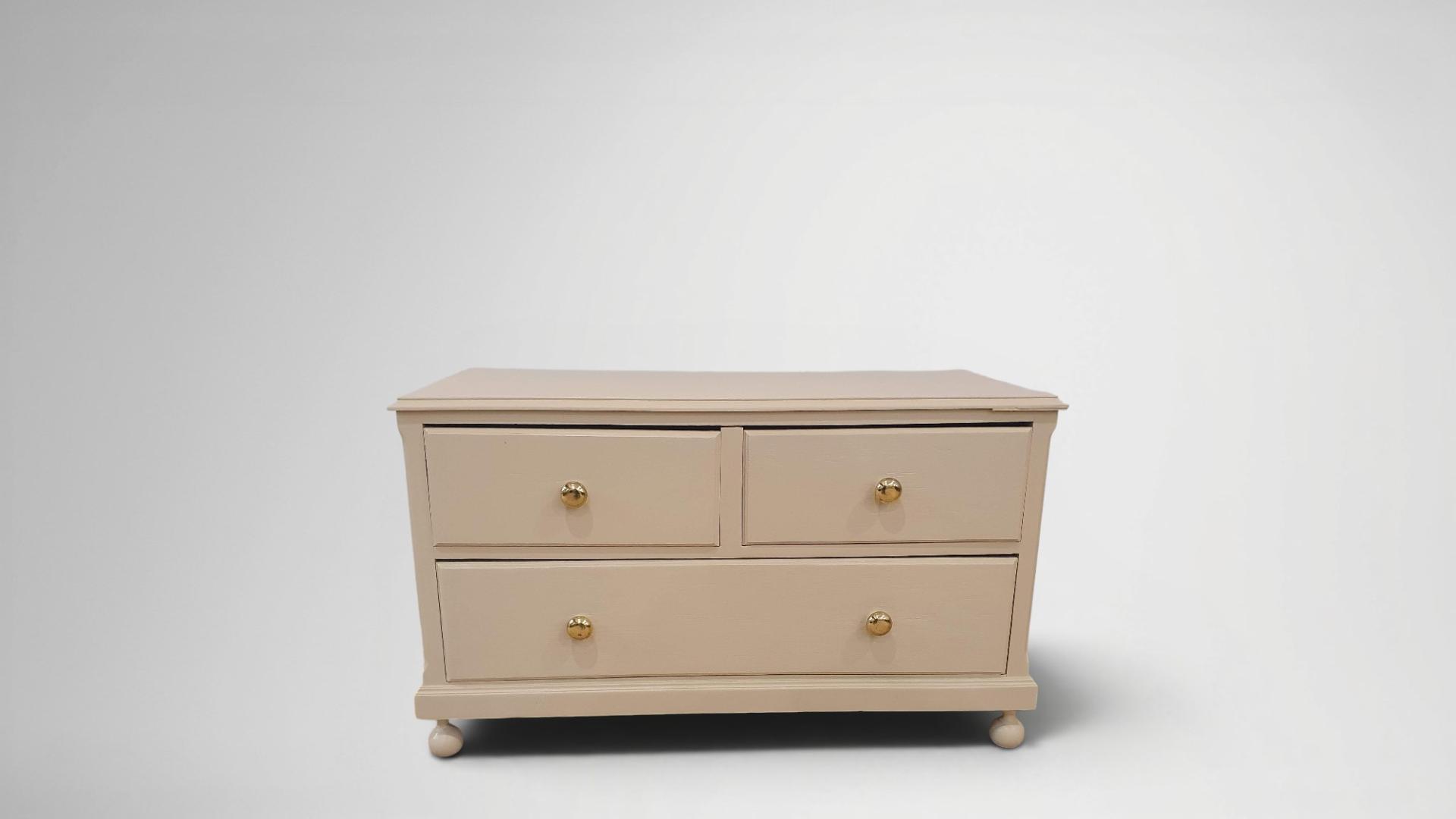 Low chest of drawers in Beige